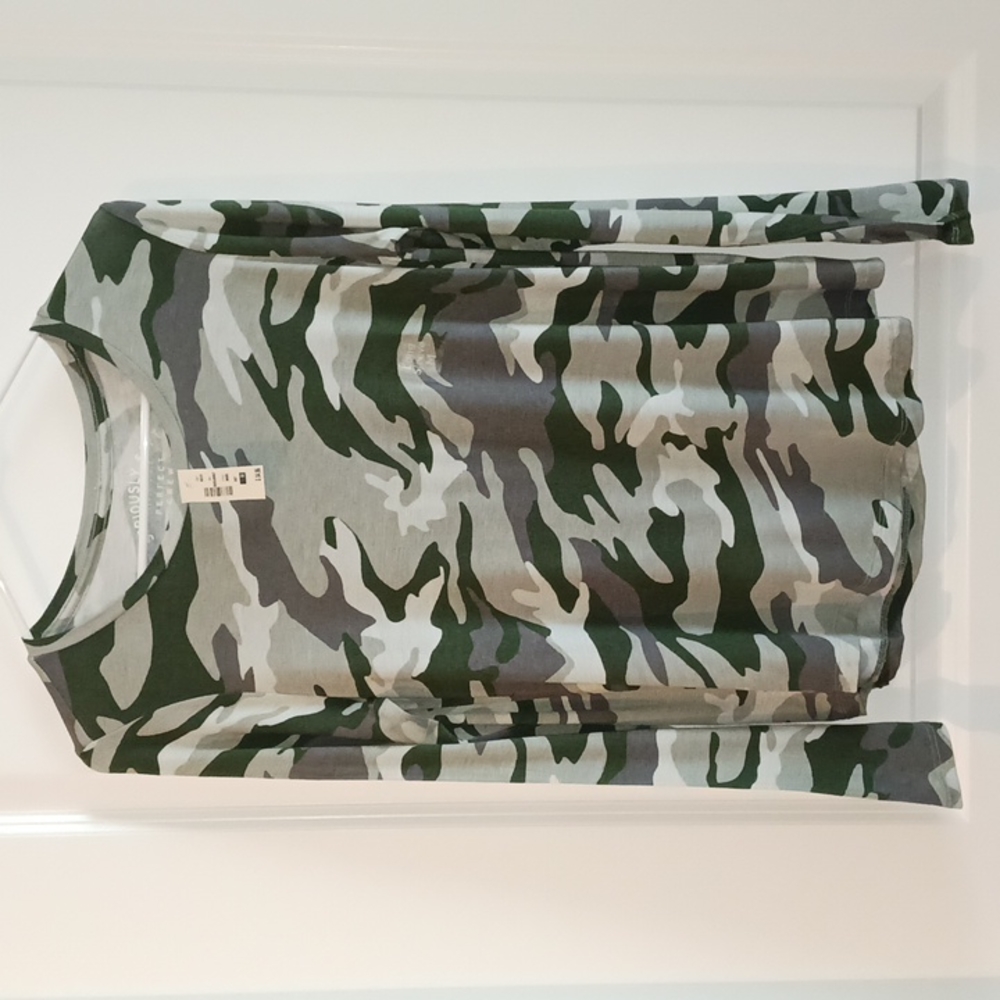NWT Aeropostale - Long Sleeve Seriously Soft Camo Crew Tee